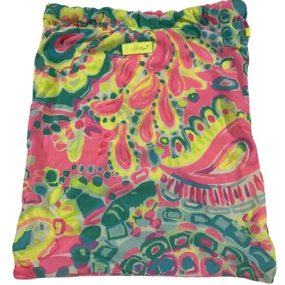 Lilly Pulitzer Drawstring Backpack in a Vibrant Floral Print - Picture 3 of 5